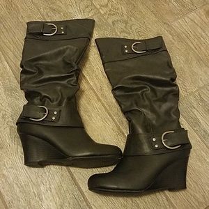 Black Bongo Wedge boots